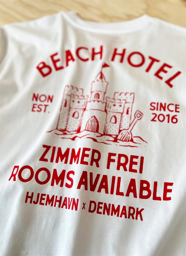 Hjemhavn - Beach Hotel Tee
